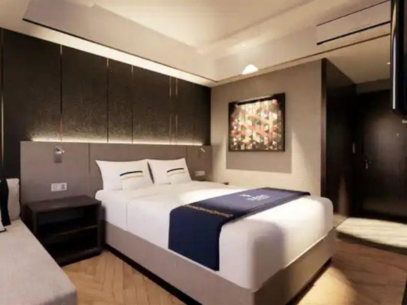 Fieris Hotel Jakarta Bagian luar foto