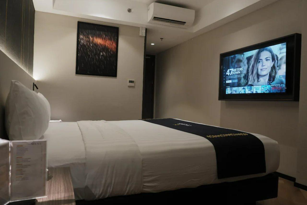 Fieris Hotel Jakarta Bagian luar foto